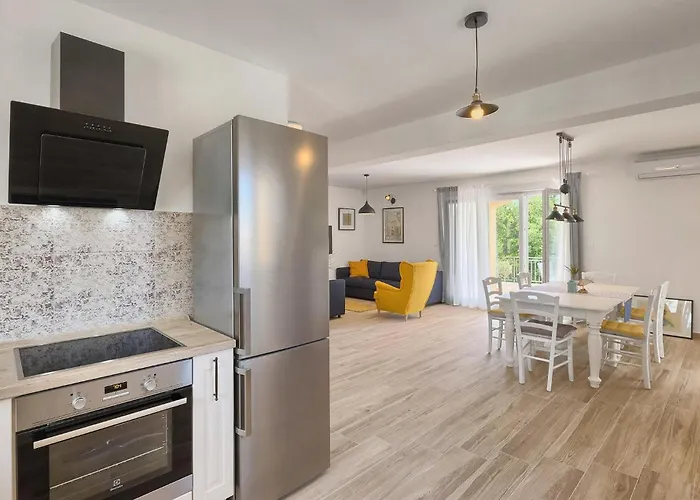 Semesterbostad Florami Pula