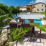 Florami Будинок відпочинку Пула