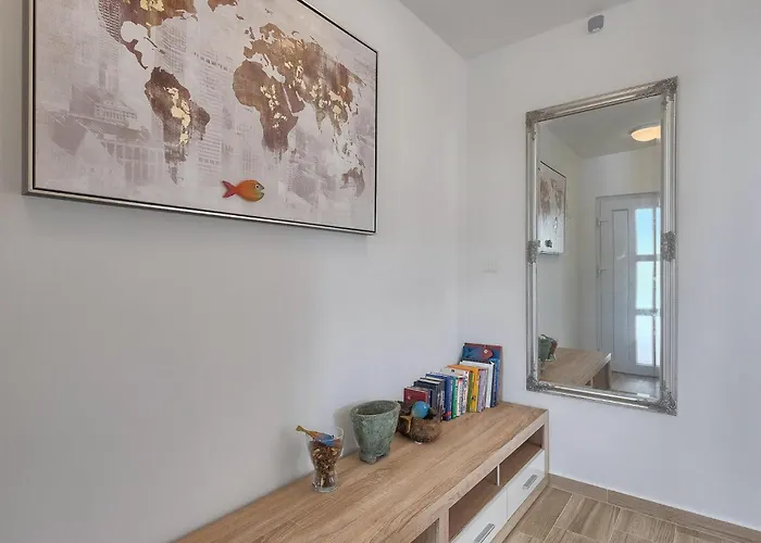 Florami Semesterbostad Pula